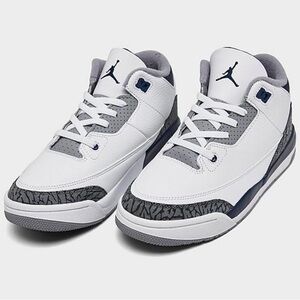 Kids Jordan 3s in size 4